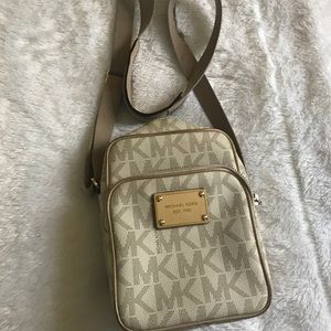 Micahel Kors cross body bag